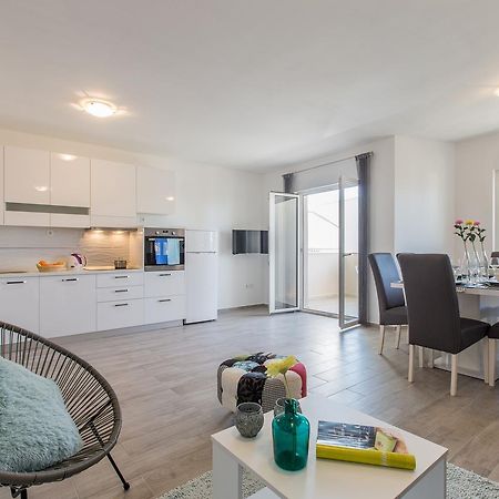 Maiv Residence - Family & Designer Suites Rogoznica  Eksteriør billede