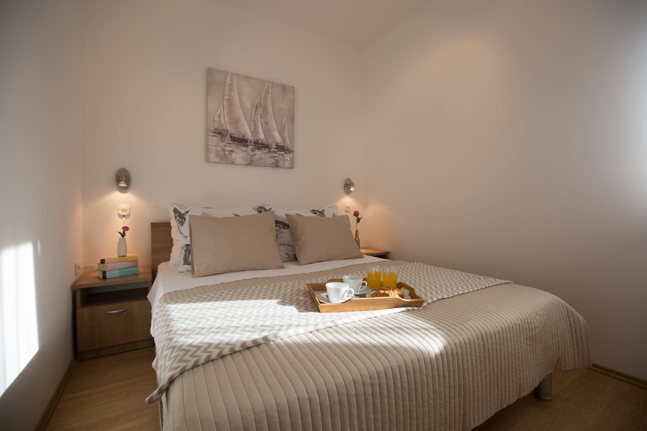 Maiv Residence - Family & Designer Suites Rogoznica  Eksteriør billede