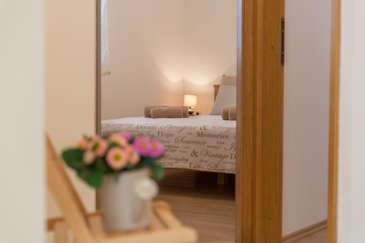 Maiv Residence - Family & Designer Suites Rogoznica  Eksteriør billede