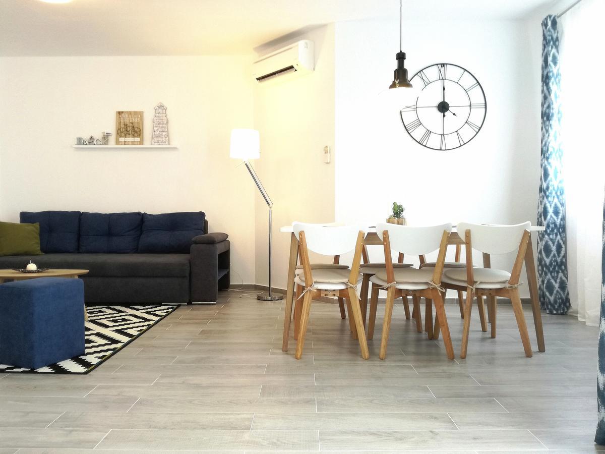 Maiv Residence - Family & Designer Suites Rogoznica  Eksteriør billede