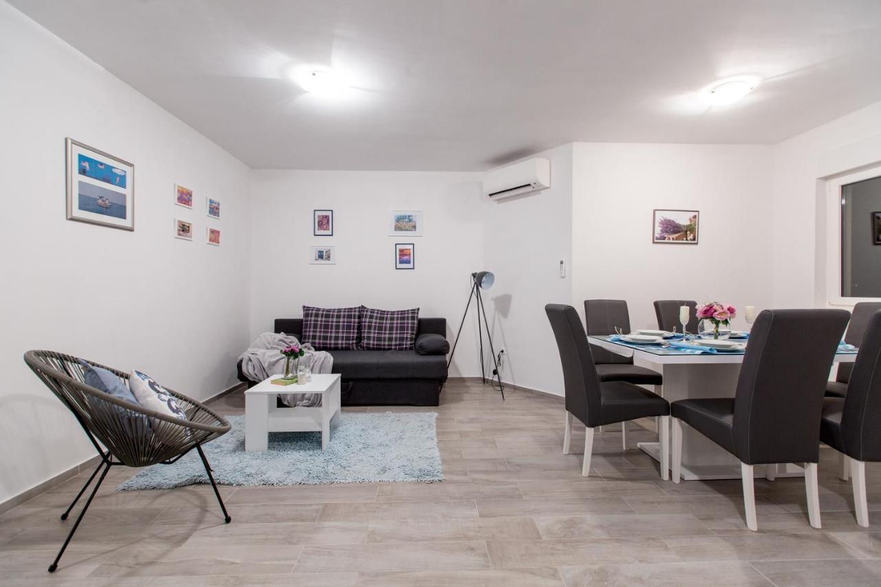 Maiv Residence - Family & Designer Suites Rogoznica  Værelse billede